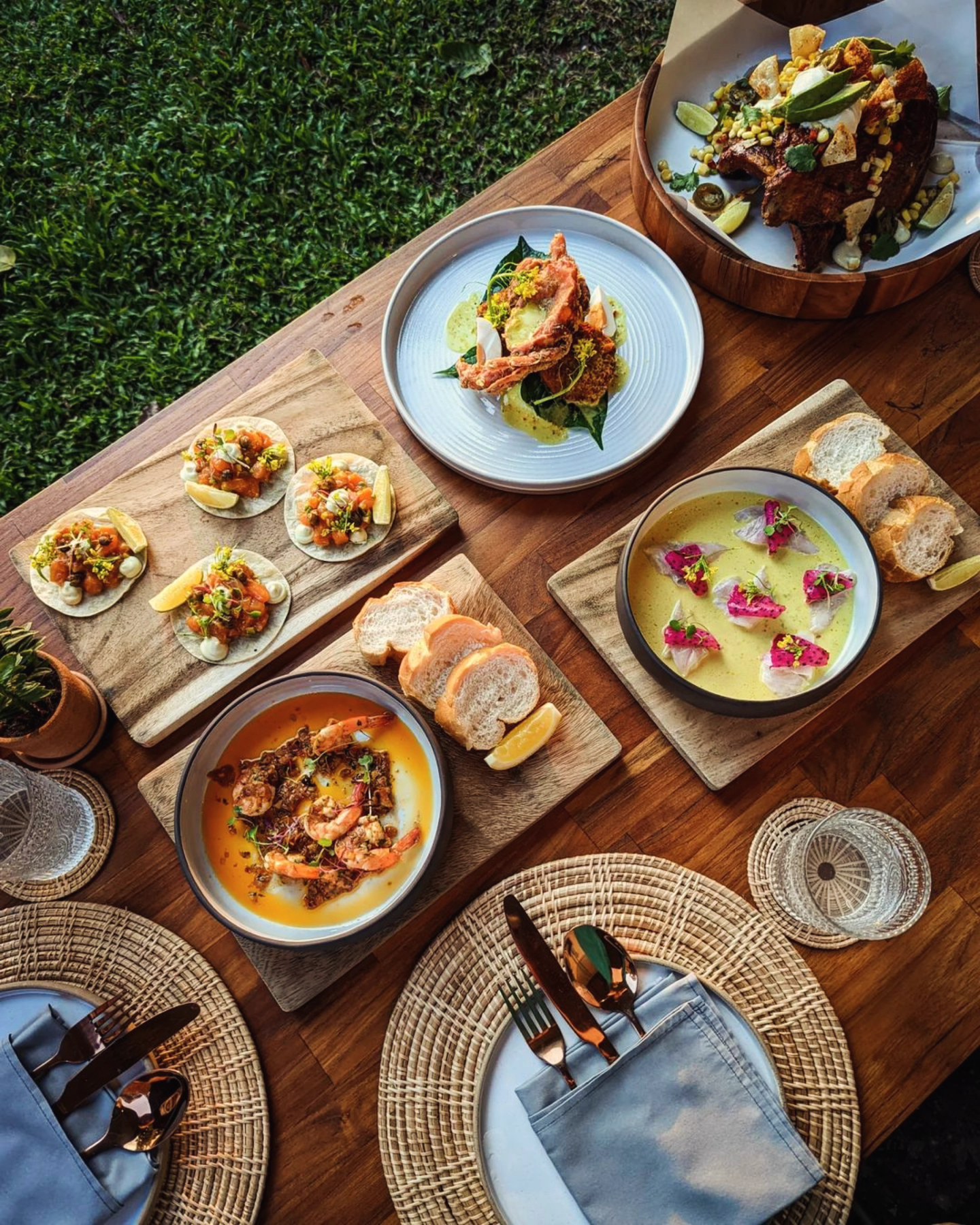 Foxtrot Bistro style=